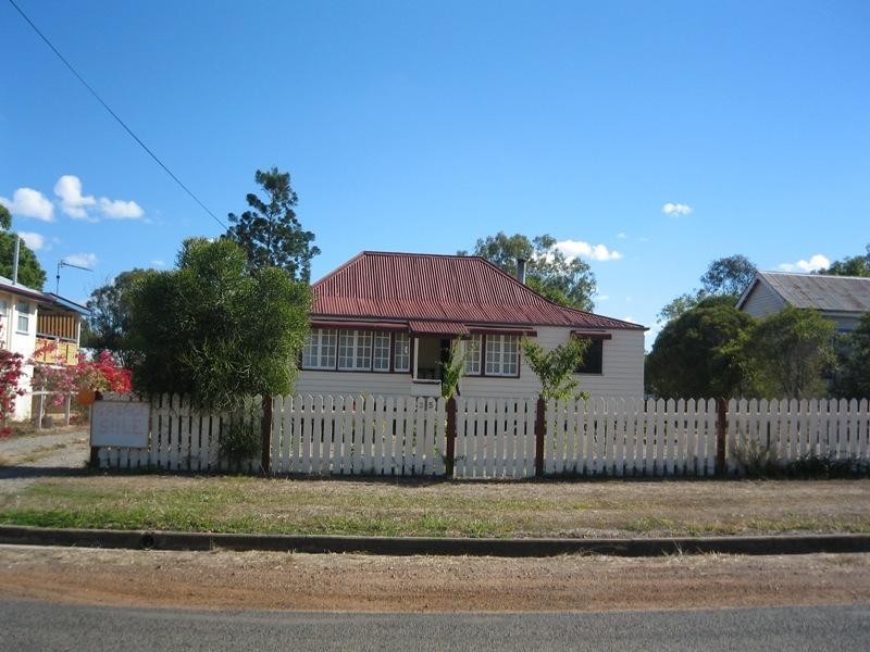 35 Gardner Street, Toogoolawah QLD 4313