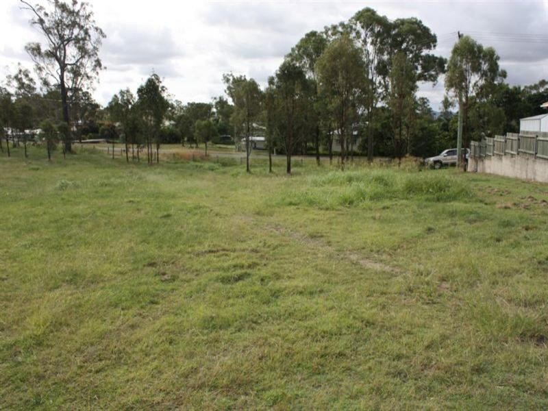 98 Fulham Street, Toogoolawah QLD 4313
