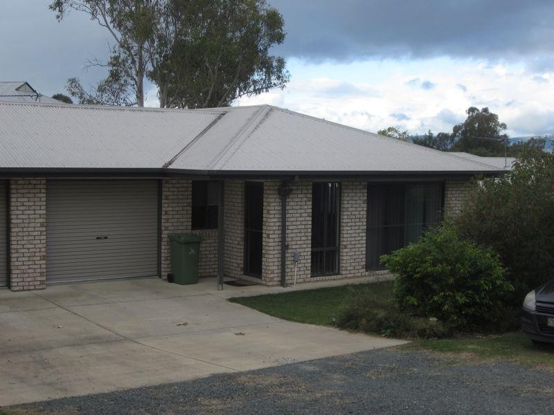 Unit 2/99 Fulham Street, Toogoolawah QLD 4313