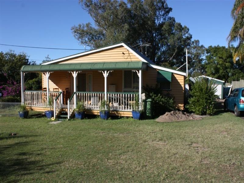 14 Mangerton Street, Toogoolawah QLD 4313