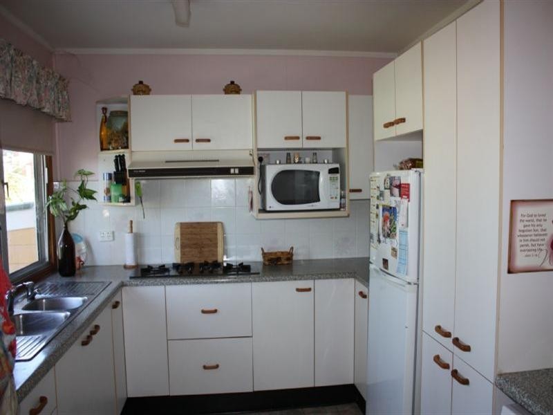 14 Mangerton Street, Toogoolawah QLD 4313