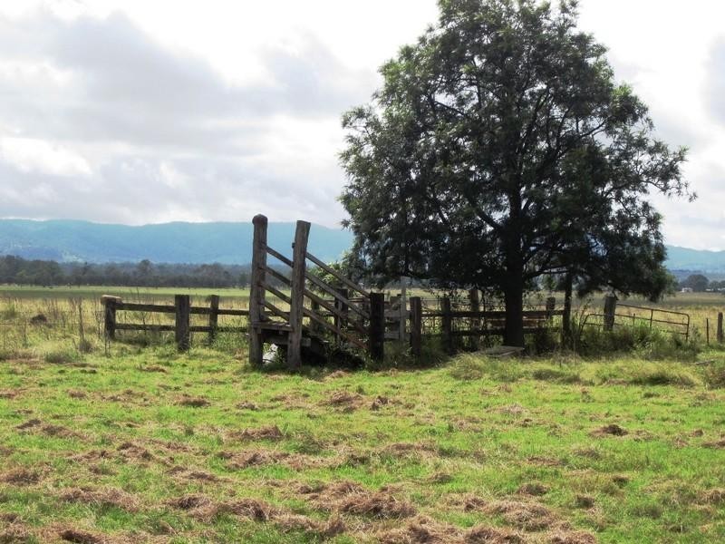 2 Harch Road, Toogoolawah QLD 4313