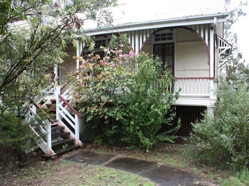 6 Mangerton Street, Toogoolawah QLD 4313