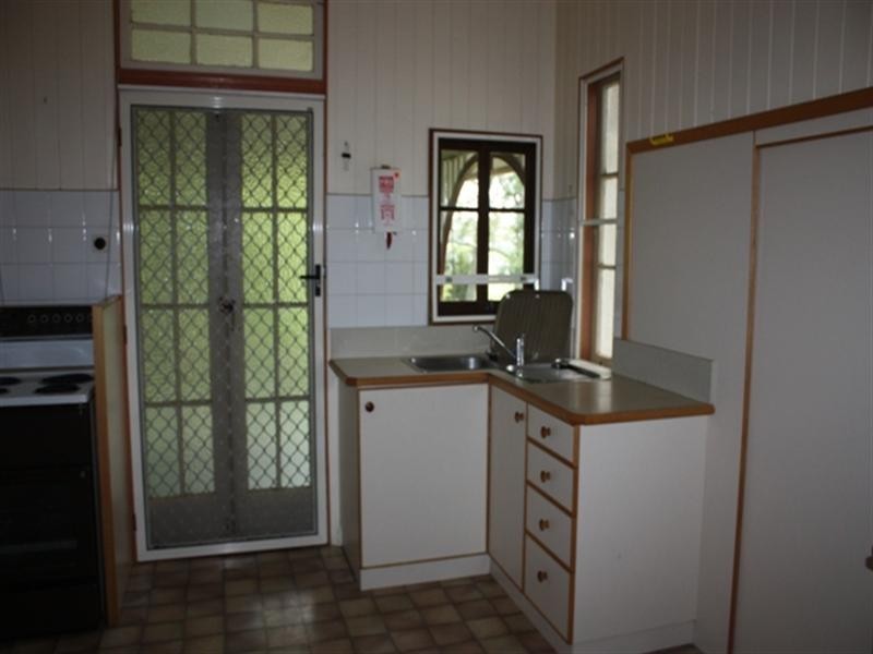 6 Mangerton Street, Toogoolawah QLD 4313