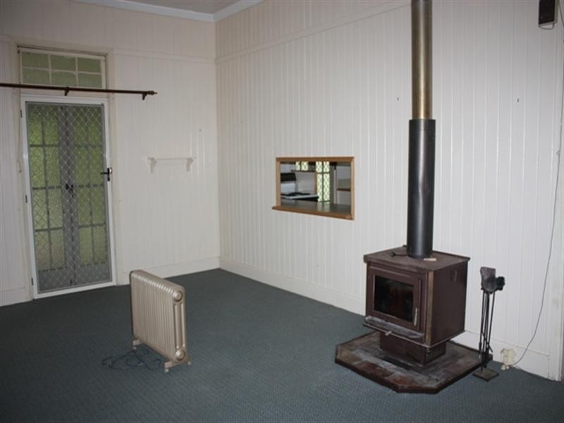 6 Mangerton Street, Toogoolawah QLD 4313