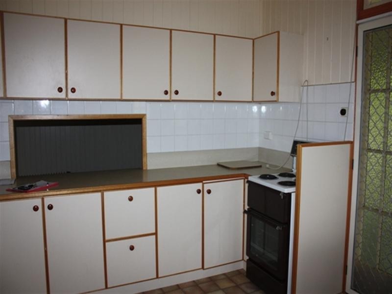 6 Mangerton Street, Toogoolawah QLD 4313