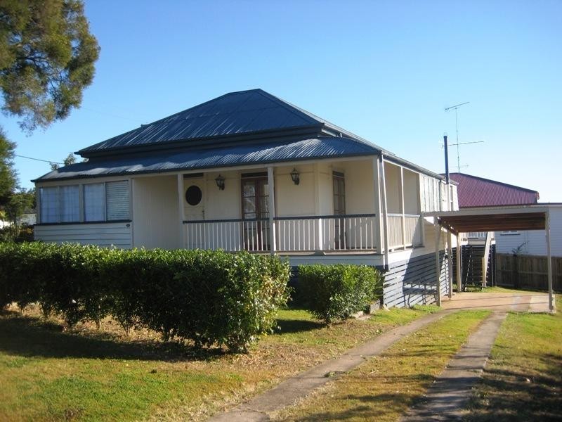 43 Bellambi Street, Toogoolawah QLD 4313