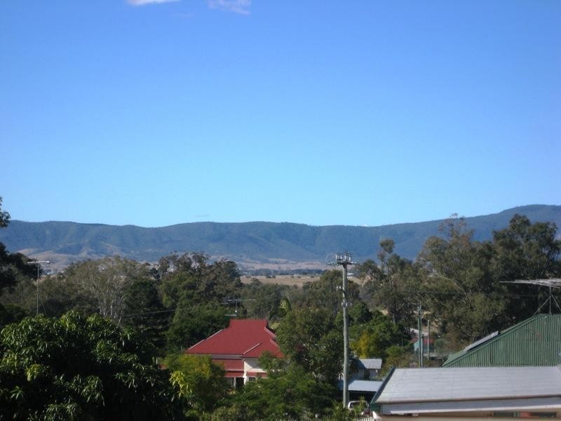 43 Bellambi Street, Toogoolawah QLD 4313