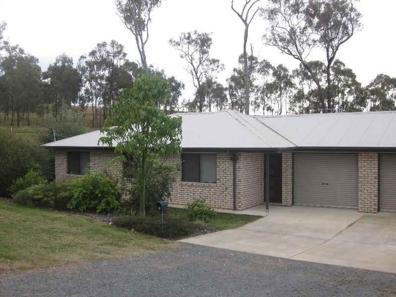 2/97 Fulham Street, Toogoolawah QLD 4313