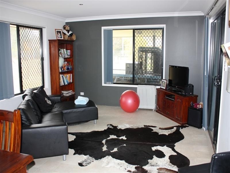 5 Burrow Street, Moore QLD 4306