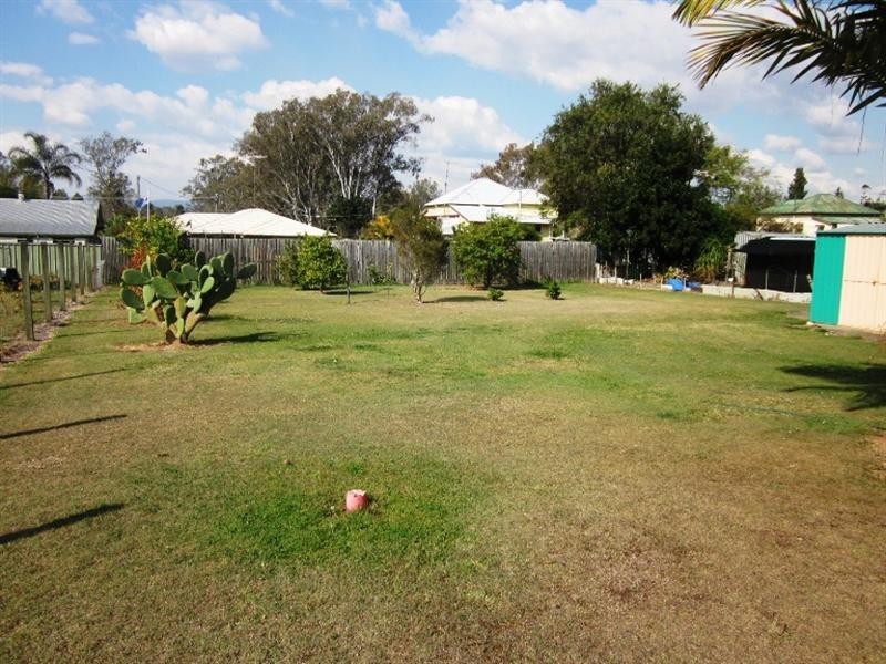 42 George Street, Toogoolawah QLD 4313