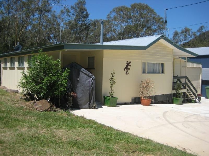 24 George Street, Somerset Dam QLD 4312