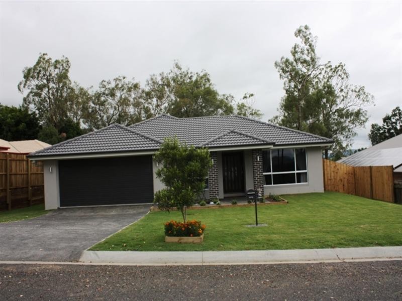 63 Bellambi Street, Toogoolawah QLD 4313