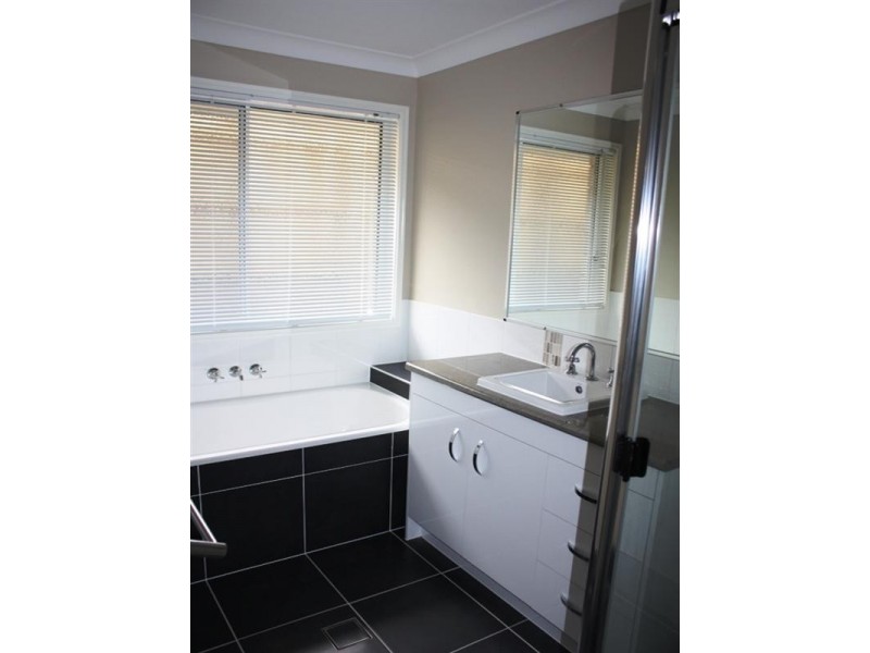 63 Bellambi Street, Toogoolawah QLD 4313
