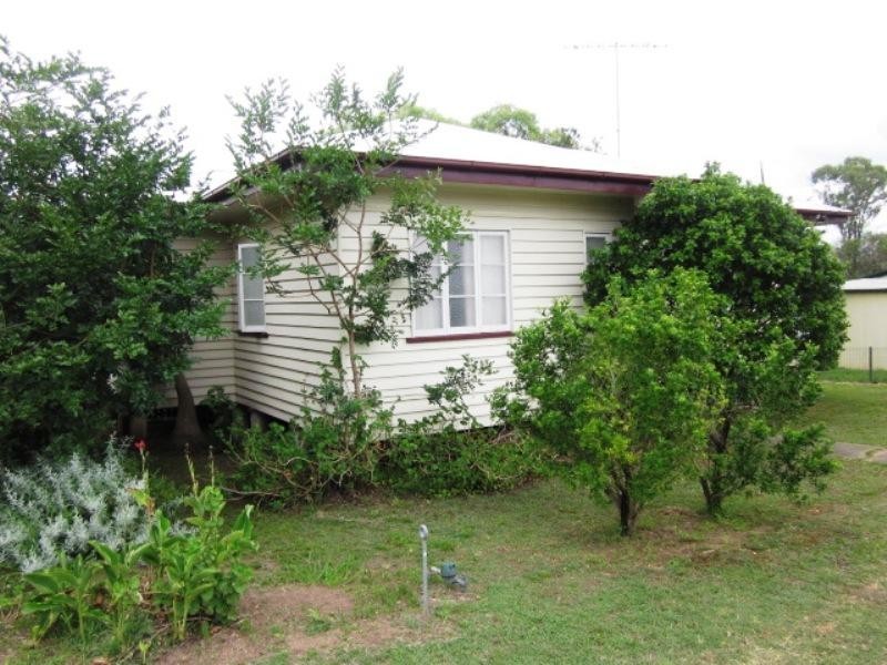 19 Bellambi Street, Toogoolawah QLD 4313