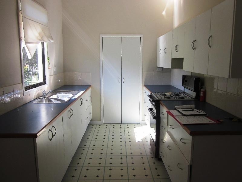 19 Bellambi Street, Toogoolawah QLD 4313