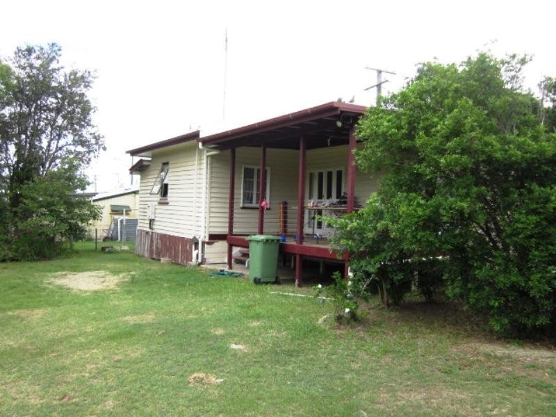 19 Bellambi Street, Toogoolawah QLD 4313