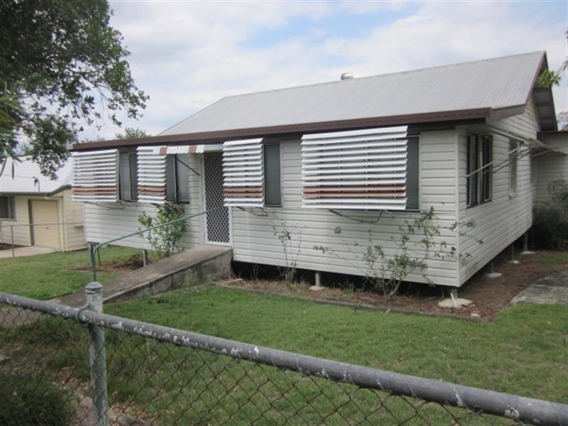 10 Alexandra Street, Toogoolawah QLD 4313