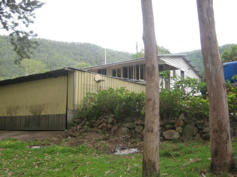 6 Jubilee Street, Somerset Dam QLD 4312