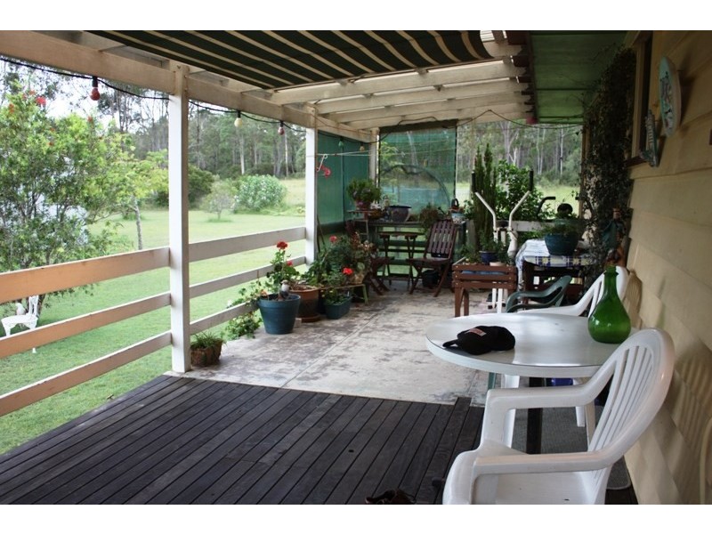 1 Cameron Road, Blackbutt QLD 4306