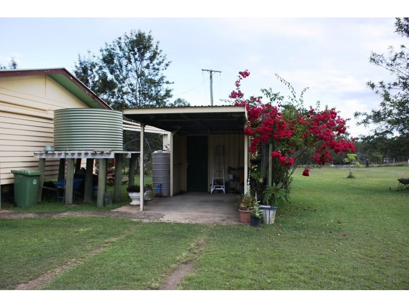 1 Cameron Road, Blackbutt QLD 4306