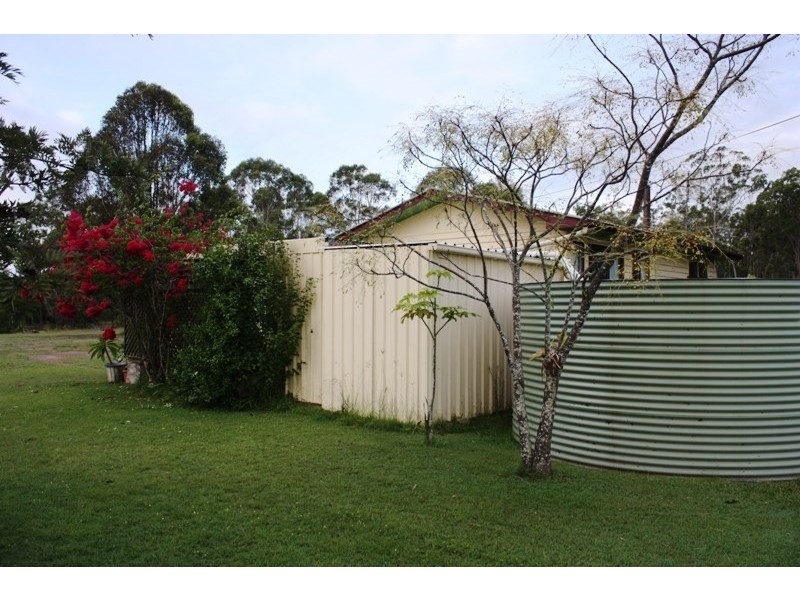 1 Cameron Road, Blackbutt QLD 4306
