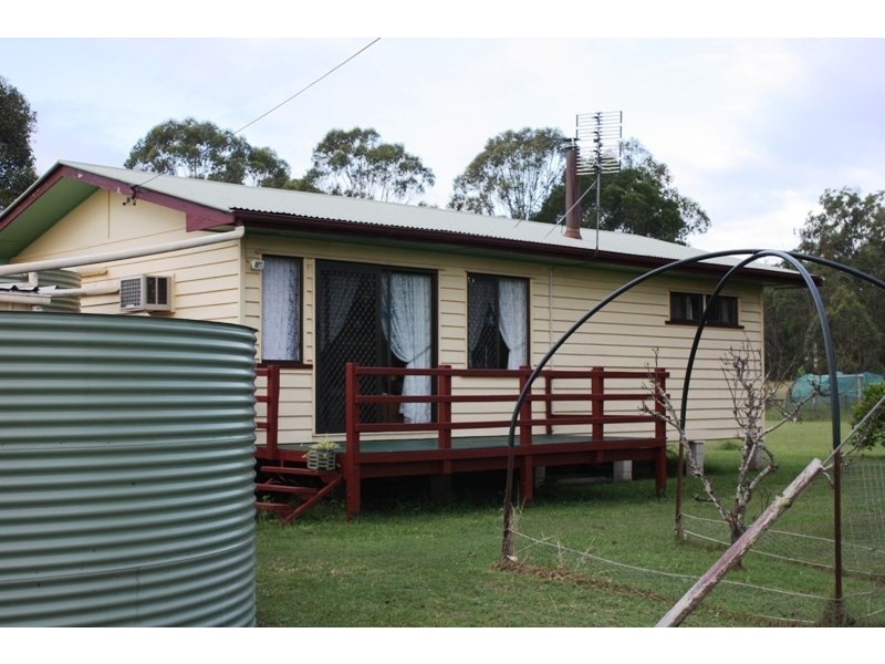 1 Cameron Road, Blackbutt QLD 4306