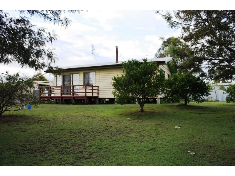 1 Cameron Road, Blackbutt QLD 4306