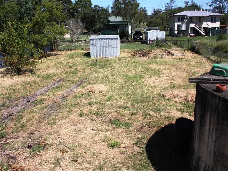 39 Charles Street, Toogoolawah QLD 4313