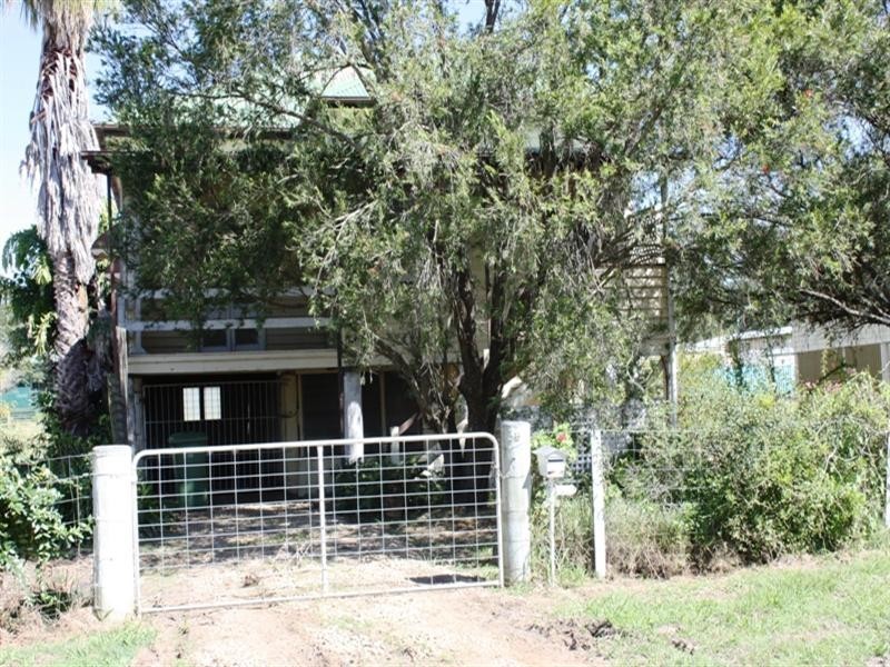 39 Charles Street, Toogoolawah QLD 4313