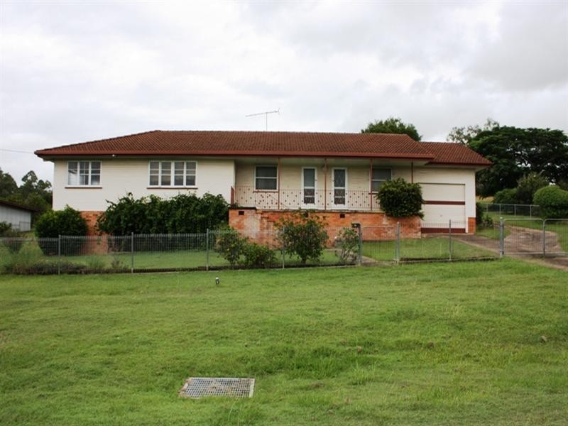 66 Fulham Street, Toogoolawah QLD 4313