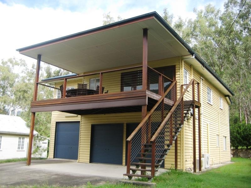 9 King Street, Somerset Dam QLD 4312