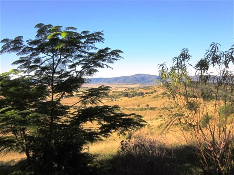 215 WOLFFS Lane, Toogoolawah QLD 4313