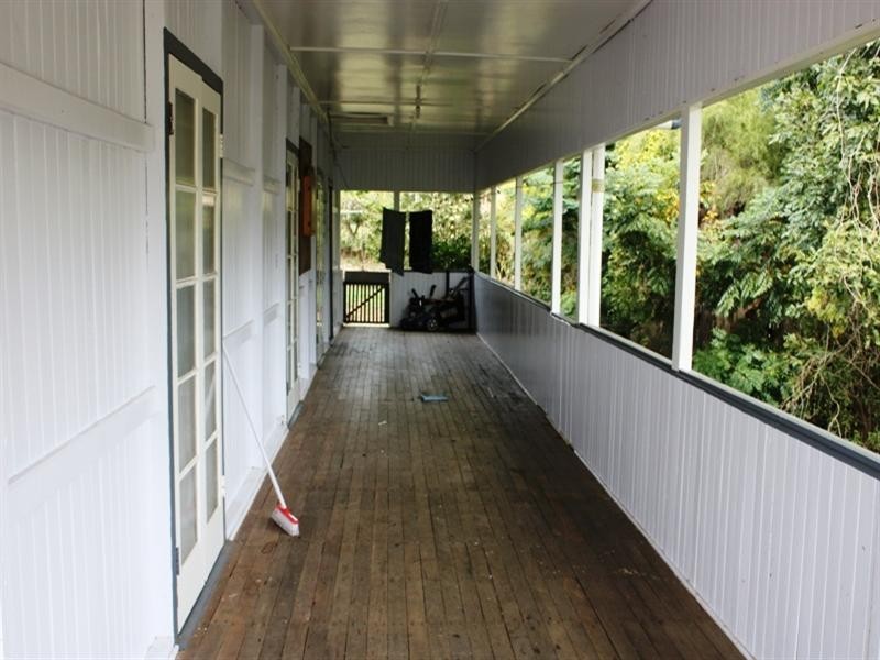 70 Dingyarra Street, Toogoolawah QLD 4313