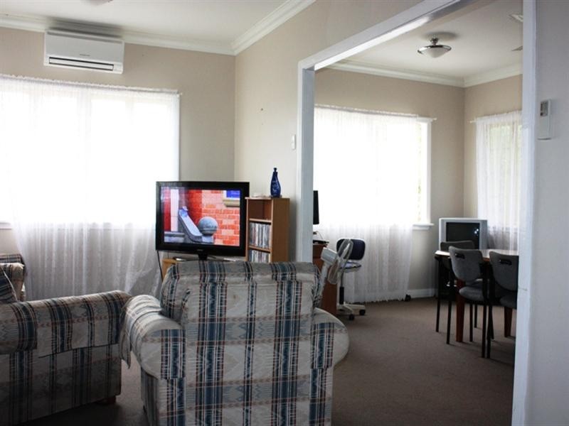 70 Dingyarra Street, Toogoolawah QLD 4313