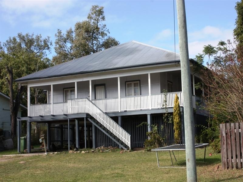 70 Dingyarra Street, Toogoolawah QLD 4313