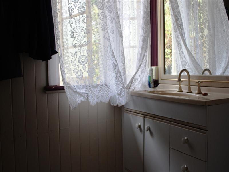 70 Dingyarra Street, Toogoolawah QLD 4313