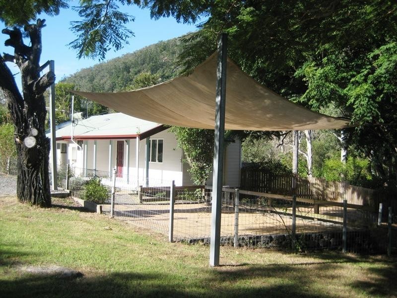 1 Gipps Street, Somerset Dam QLD 4312