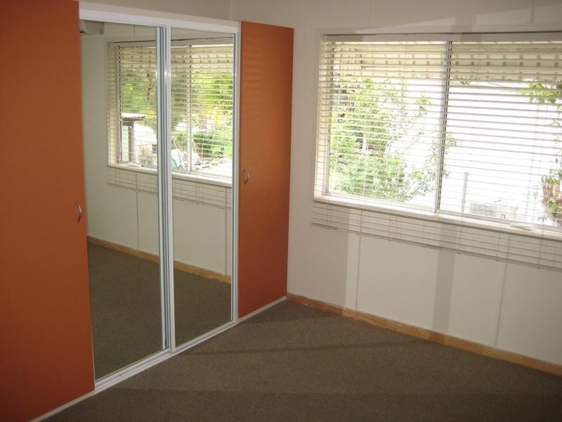 1 Gipps Street, Somerset Dam QLD 4312