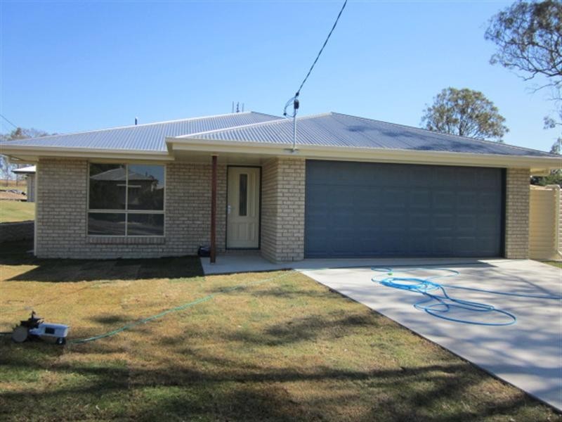 87 Fulham Street, Toogoolawah QLD 4313