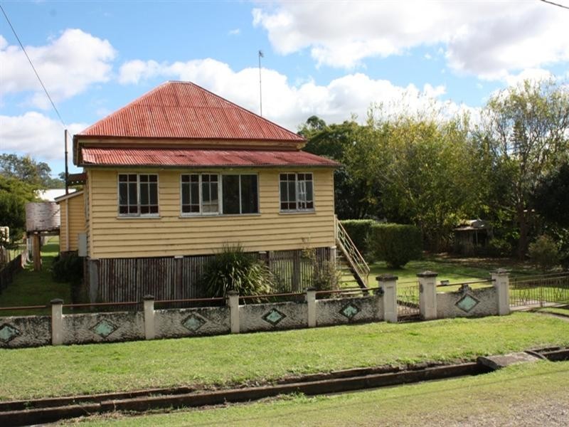 9 Mangerton Street, Toogoolawah QLD 4313