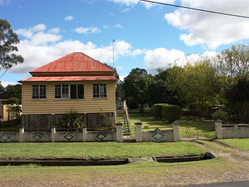 9 Mangerton Street, Toogoolawah QLD 4313