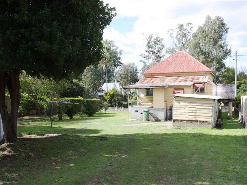 9 Mangerton Street, Toogoolawah QLD 4313