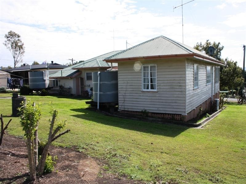 68-70 Fulham Street, Toogoolawah QLD 4313