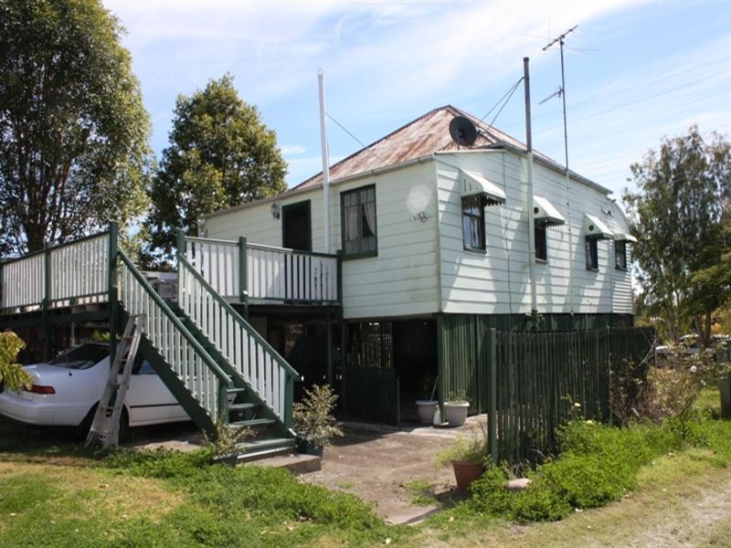 14 Dingyarra Street, Toogoolawah QLD 4313