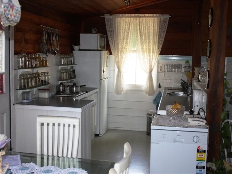 14 Dingyarra Street, Toogoolawah QLD 4313