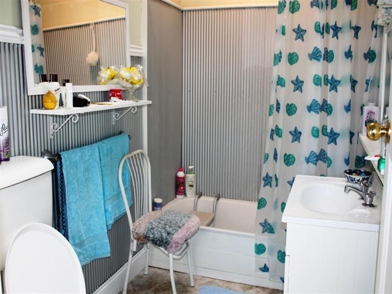 14 Dingyarra Street, Toogoolawah QLD 4313