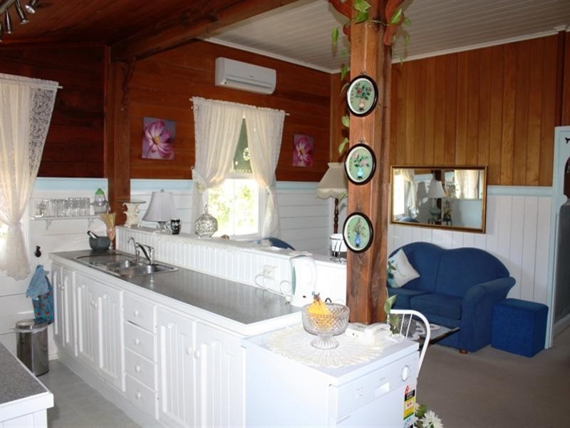 14 Dingyarra Street, Toogoolawah QLD 4313