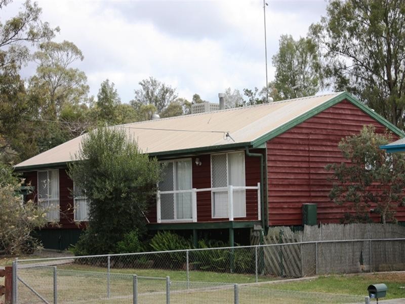 75 Dingyarra Street, Toogoolawah QLD 4313