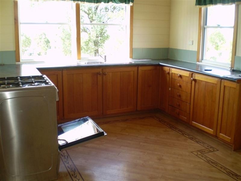 39 Pryce Street, Toogoolawah QLD 4313